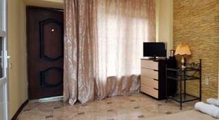 Гостиница Guest House Vizit Сукко Номер с кроватью размера "queen-size" и видом на бассейн-5