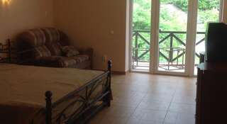 Гостиница Guest House Vizit Сукко Стандартный трехместный номер-2